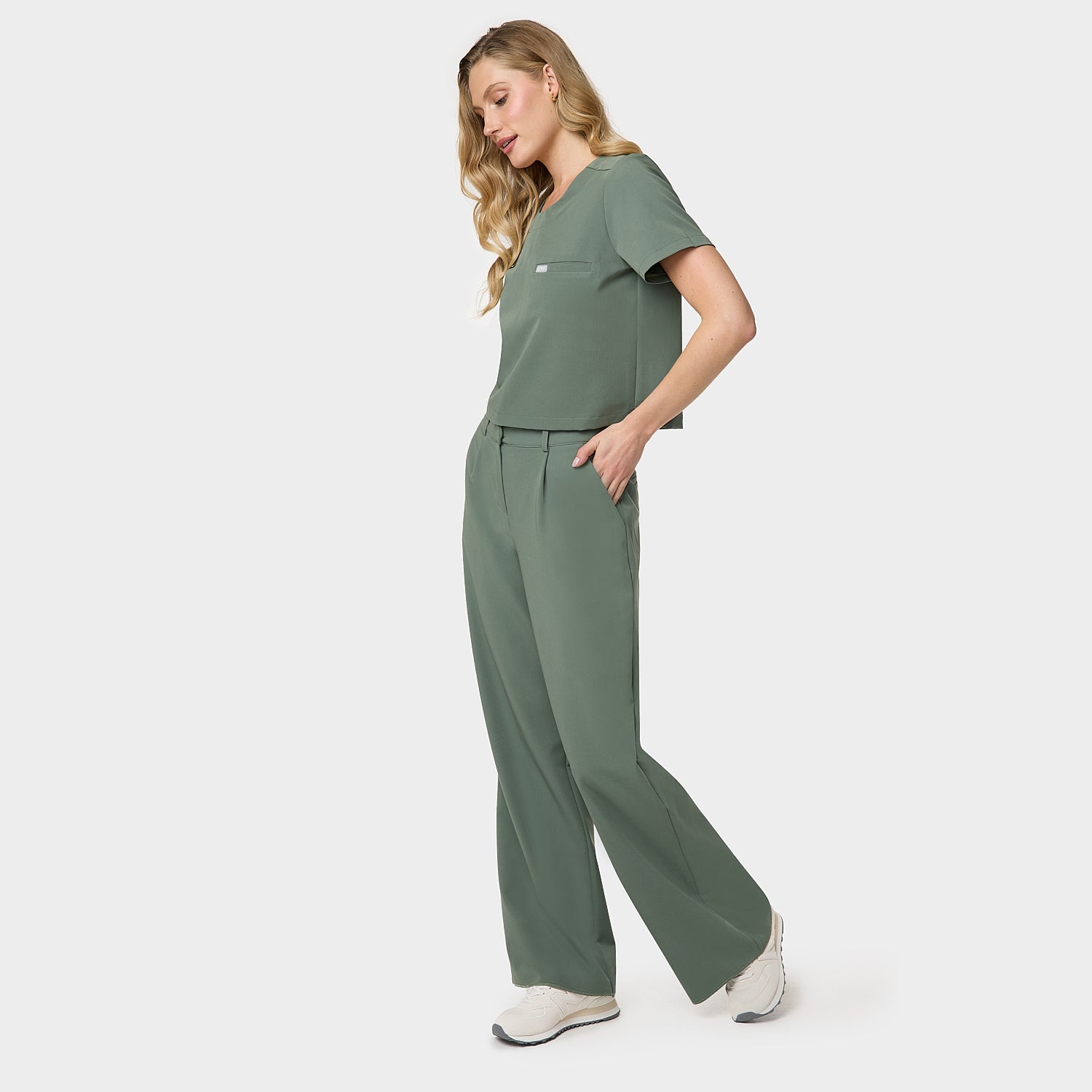 Bluza medyczna damska GAJA - EUCALYPTUS GREEN