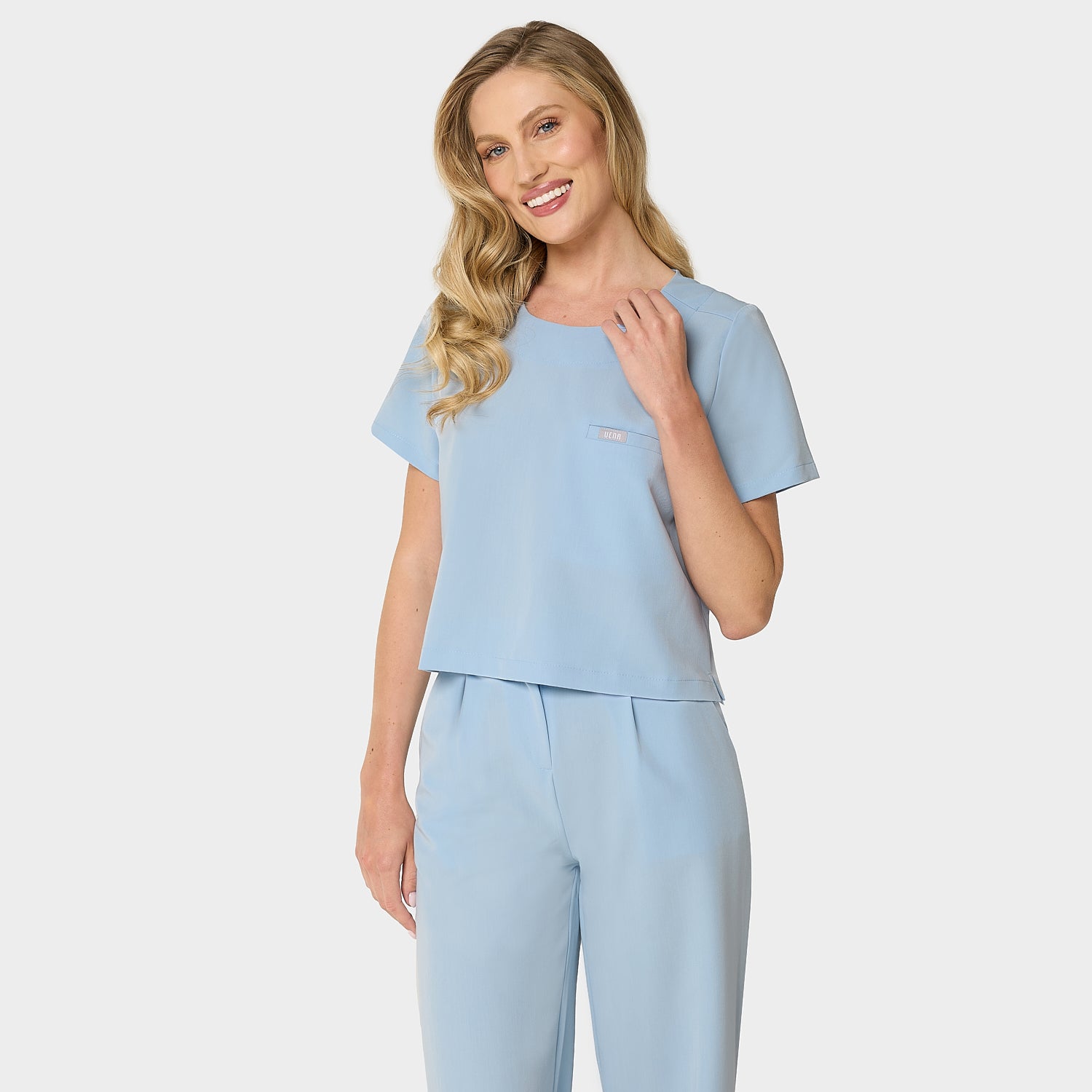 Spodnie medyczne Aura Baby Blue - kobiece, modne, do bluzy medycznej - Vena Uniformy