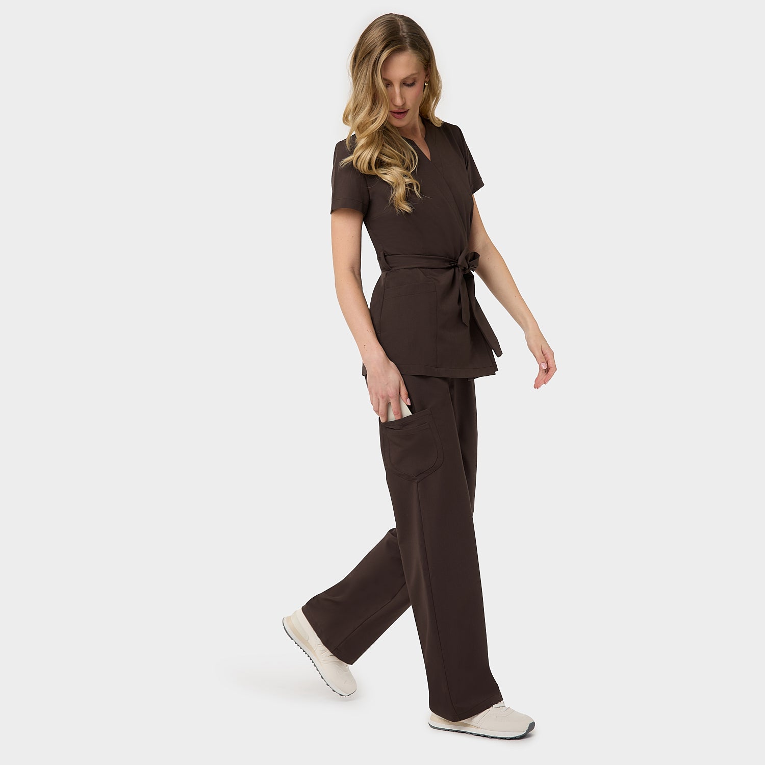 SPODNIE MEDYCZNE DAMSKIE SZEROKIE BOKIEM BRĄZOWE VENA UNIFORMY